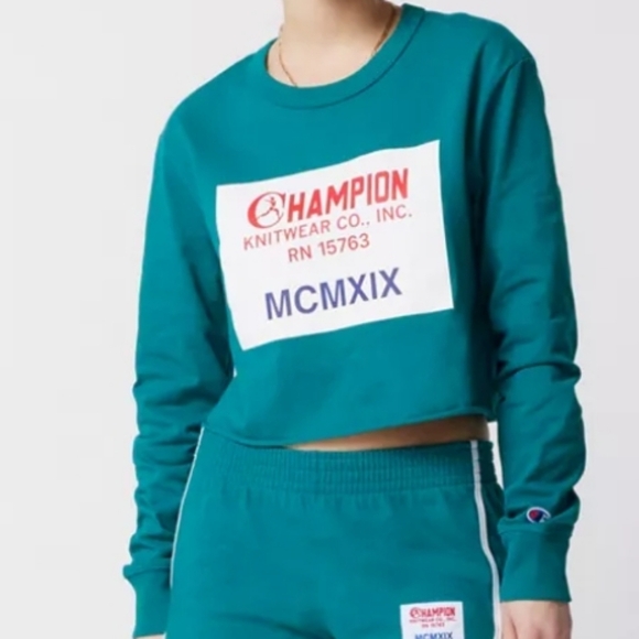 Champion UO Exclusive Heritage Long Sleeve Cropped Tee,Green, Originally $40.00 - Picture 4 of 7